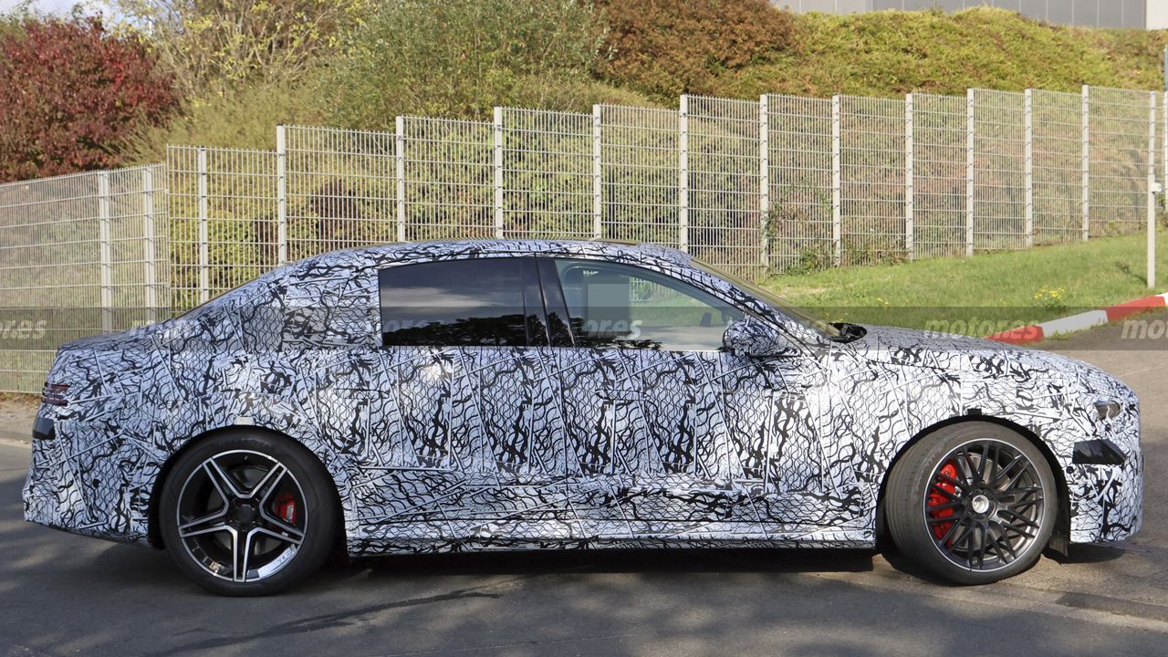 Fotos espía Mercedes-AMG Clase E eléctrico 2028