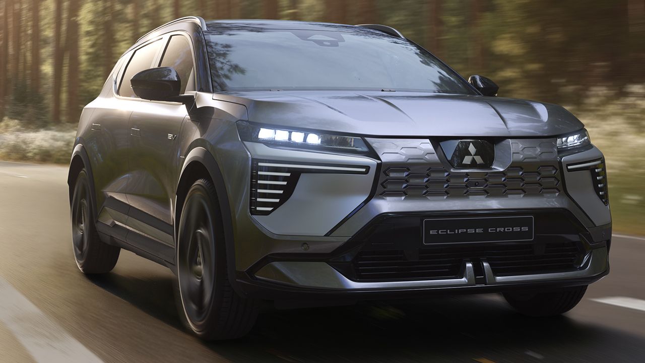 El Mitsubishi Eclipse Cross eléctrico estrena una batería LFP de 466 km que carga más rápido que la de 89 kWh