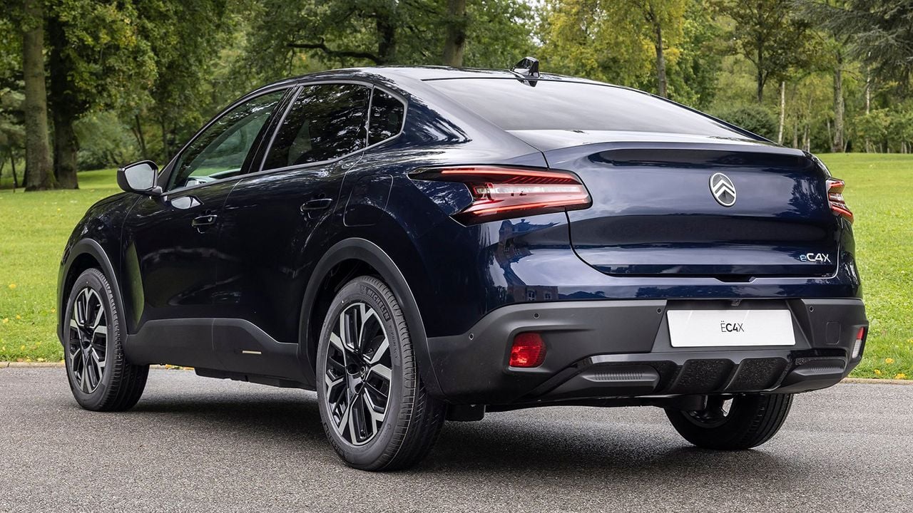 Citroën C4 X - posterior