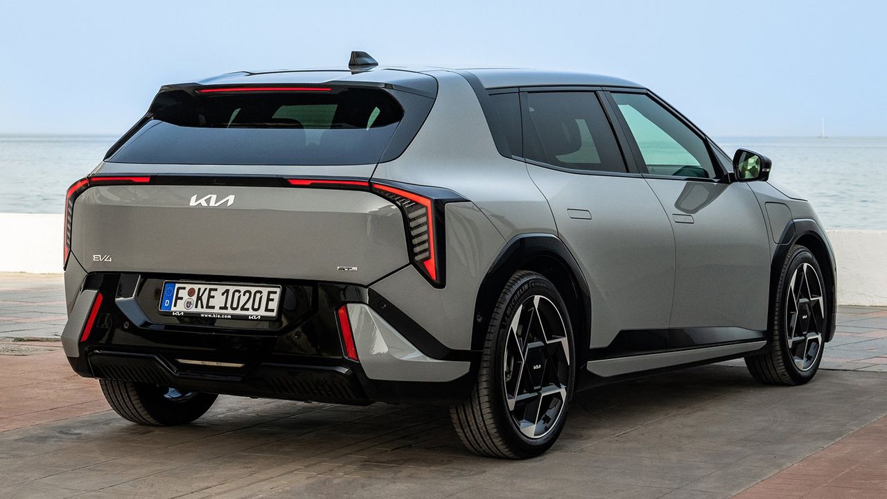 KIA EV4 - posterior