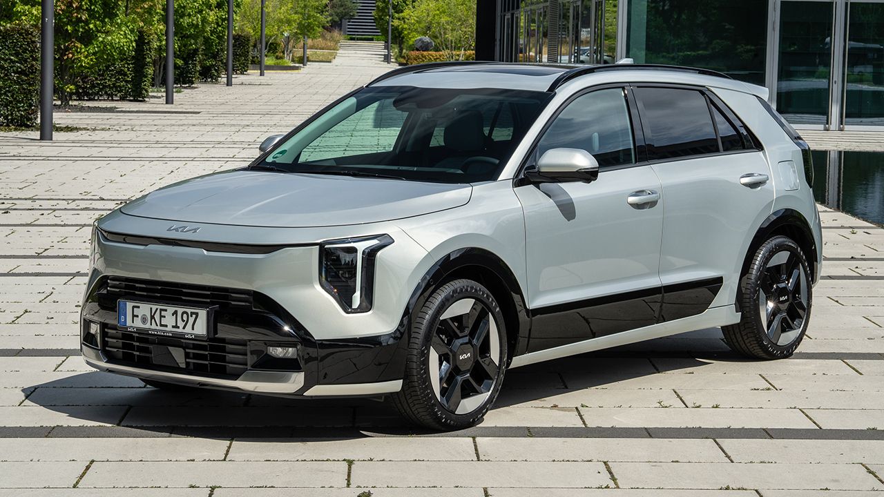El nuevo KIA Niro híbrido cuesta 5.200 € menos que el Toyota C-HR y además tiene un menor consumo