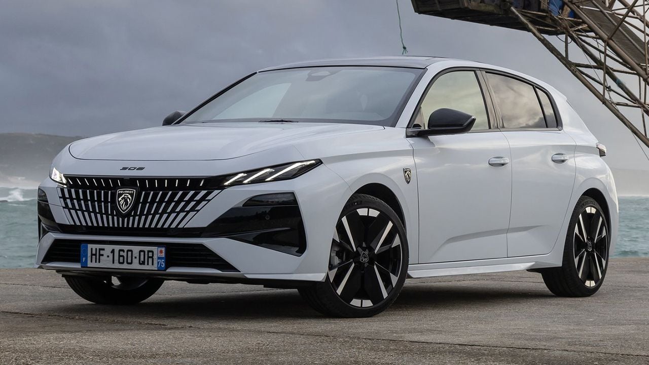 El Peugeot 308 con etiqueta ECO baja más de 8.000 € y deja fuera de juego al SEAT León