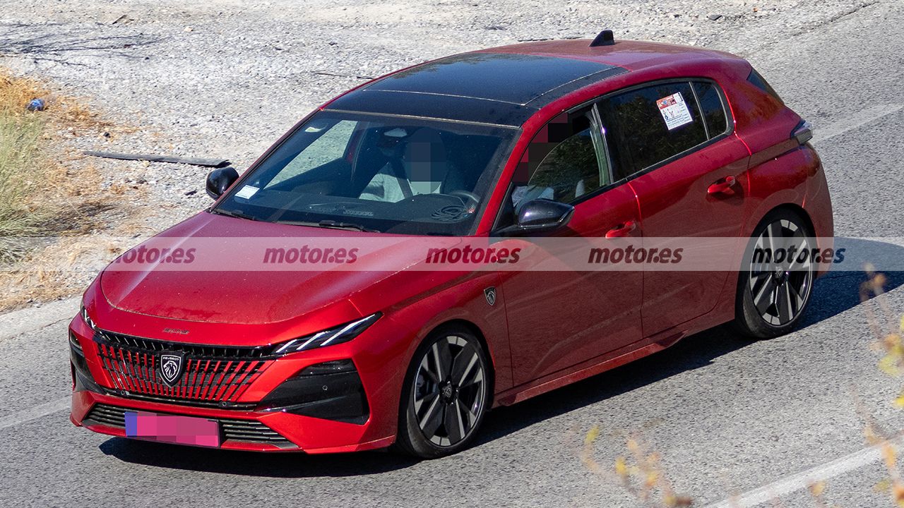 Peugeot 308 Hybrid 2027 - foto espía