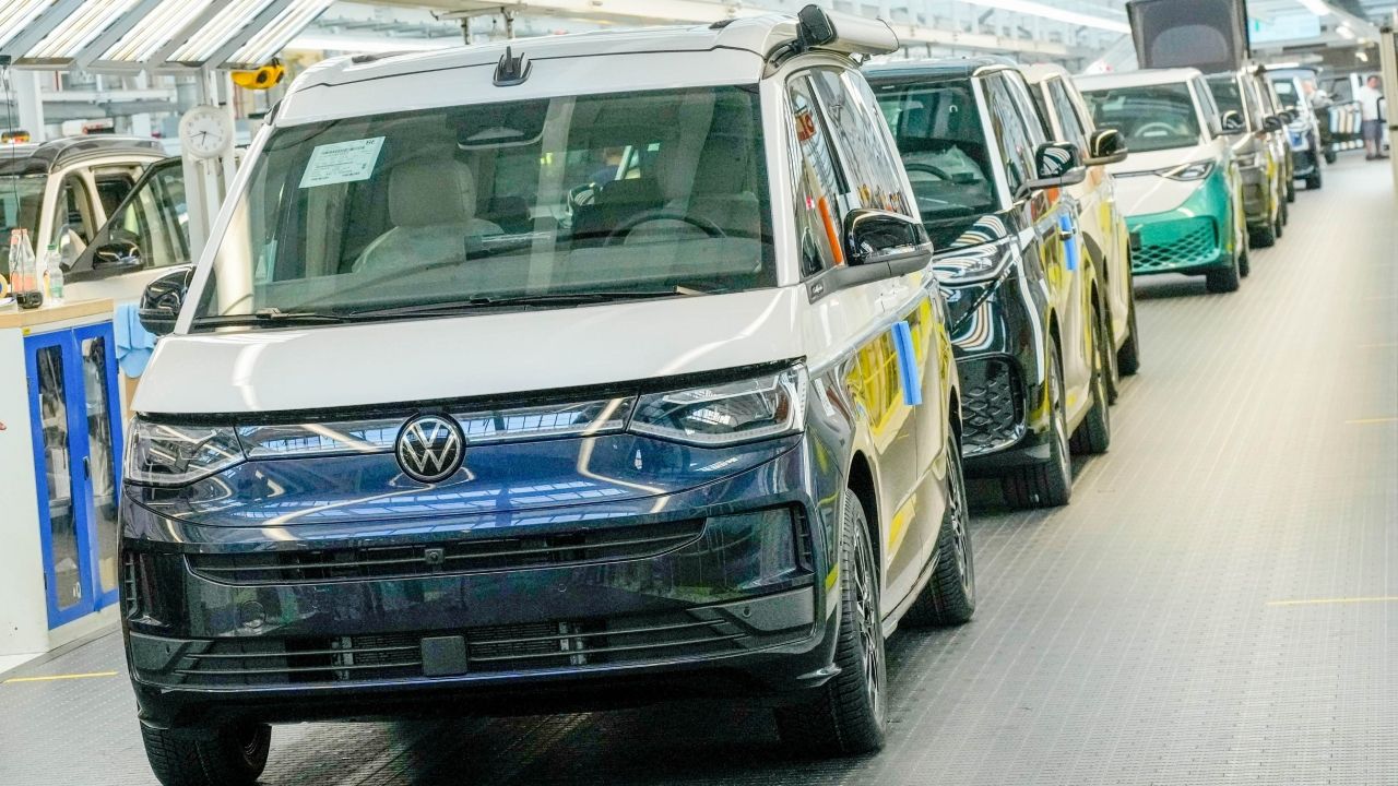 La crisis del automóvil alemán estalla en la calle: protestas en Volkswagen, BMW y Bosch
