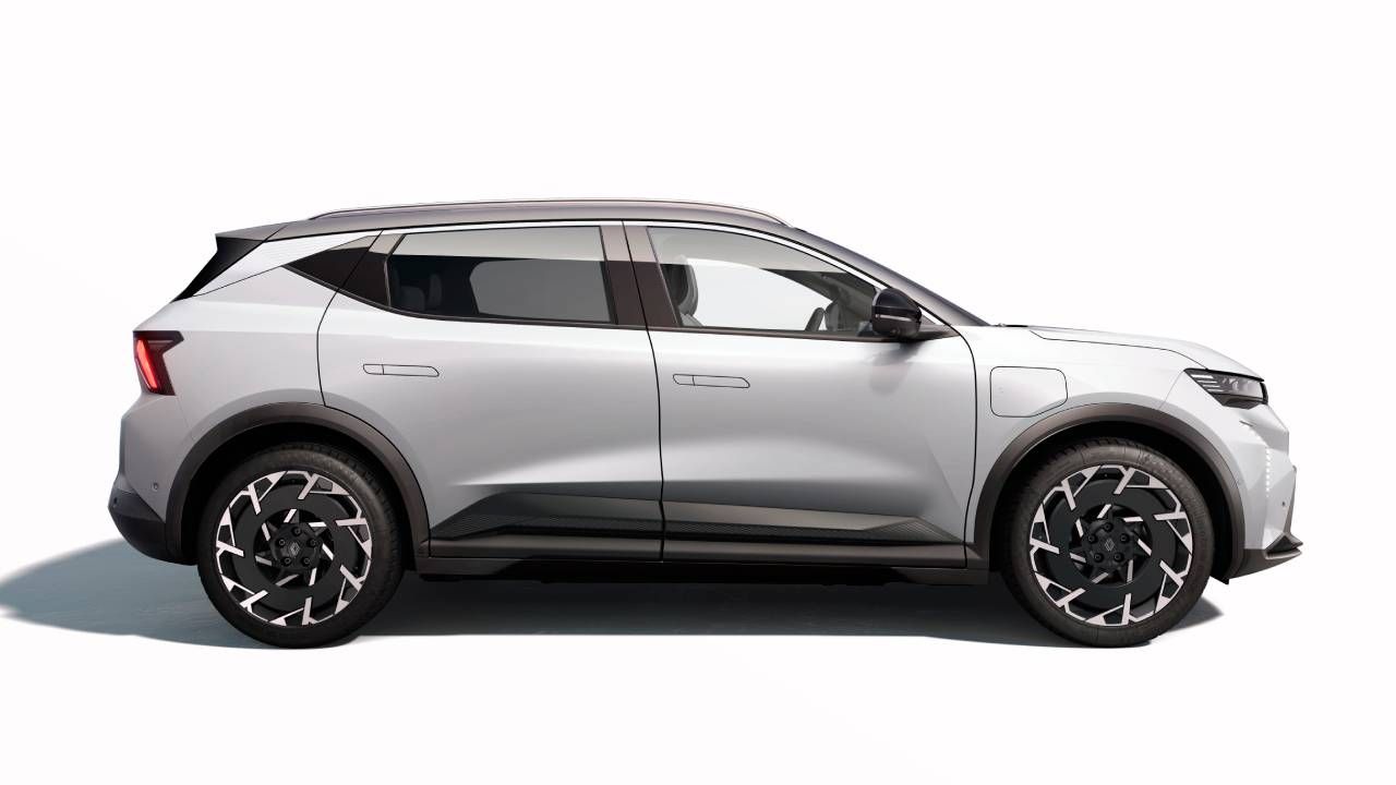 La rinnovata Renault Scénic E-Tech arriva con importanti novità: una nuova batteria LFP e fino a 642 chilometri di autonomia elettrica.