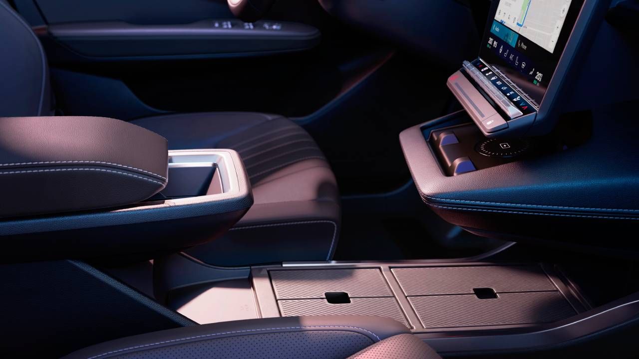 La rinnovata Renault Scénic E-Tech arriva con importanti novità: una nuova batteria LFP e un'autonomia in modalità elettrica fino a 642 chilometri.