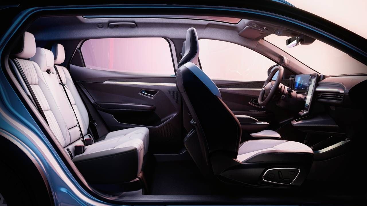 La rinnovata Renault Scénic E-Tech arriva con importanti novità: una nuova batteria LFP e un'autonomia in modalità elettrica fino a 642 chilometri.