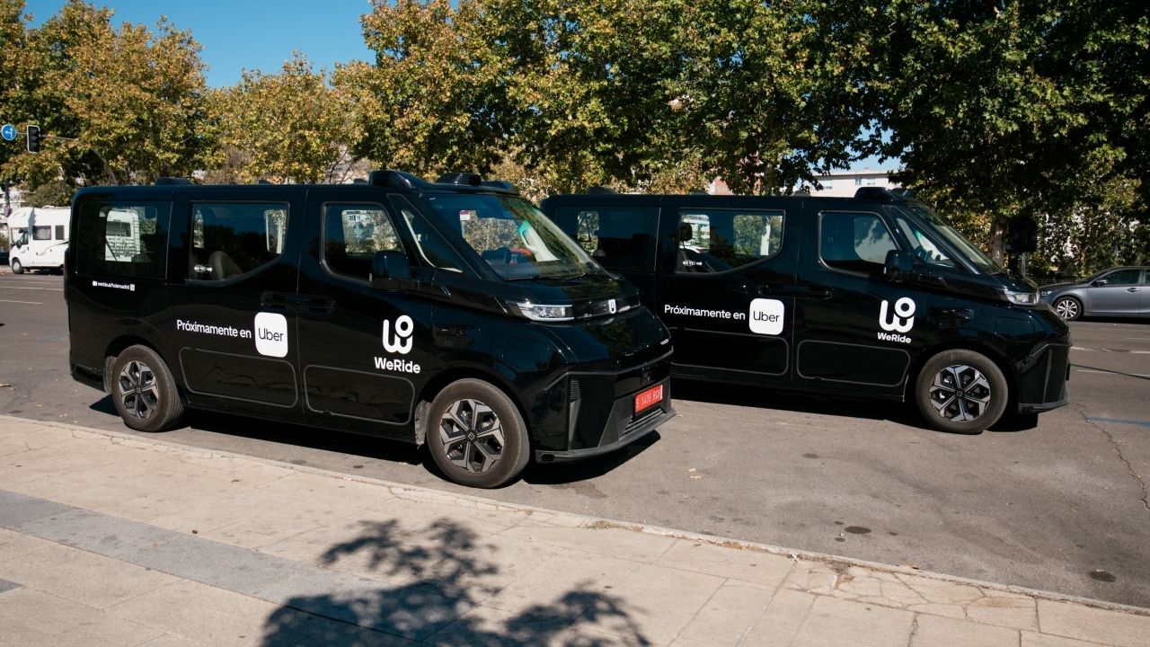 Uber WeRide Avomo robotaxi Madrid