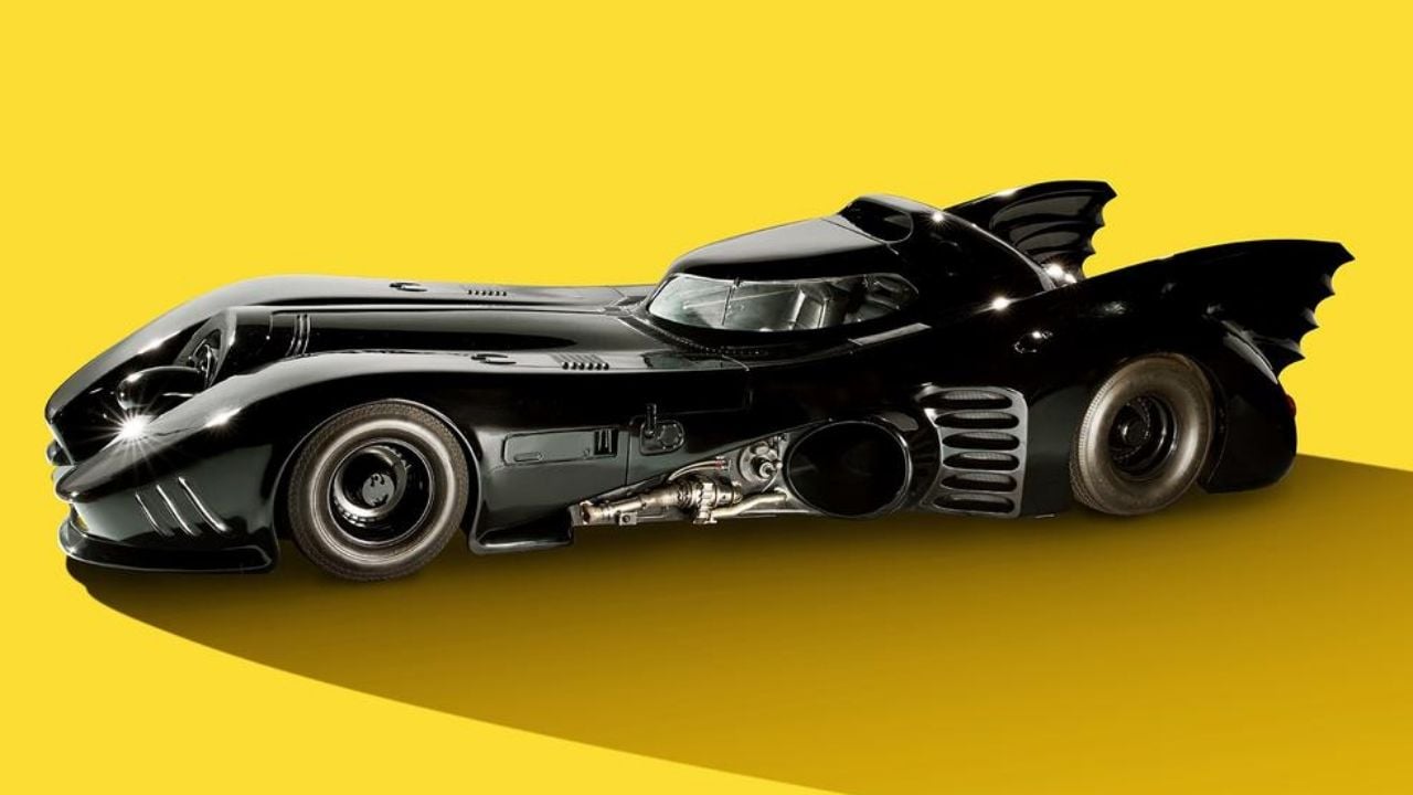 Sale a subasta el Batmóvil de Batman Returns: más de 6 metros de largo y motor V8 americano