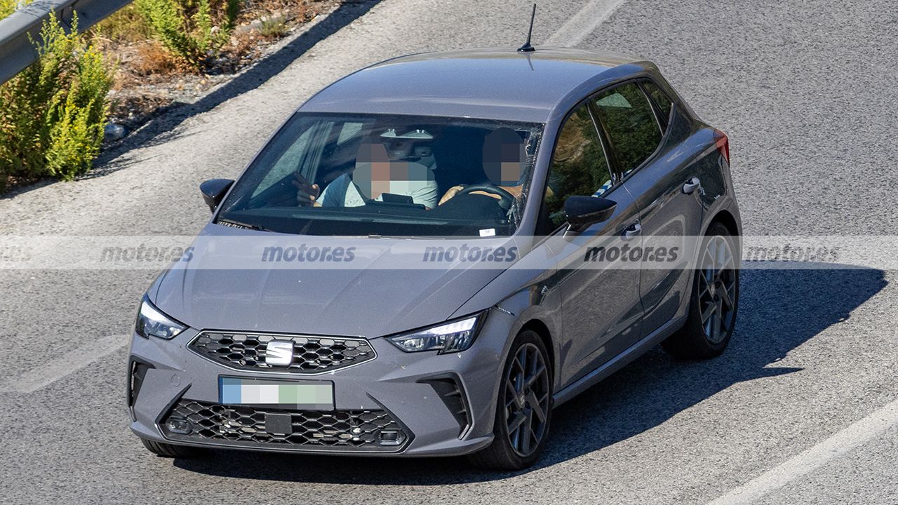 El primer seat ibiza híbrido de la historia al descubierto en estas fotos espía, la etiqueta eco vuelve a la gama 4
