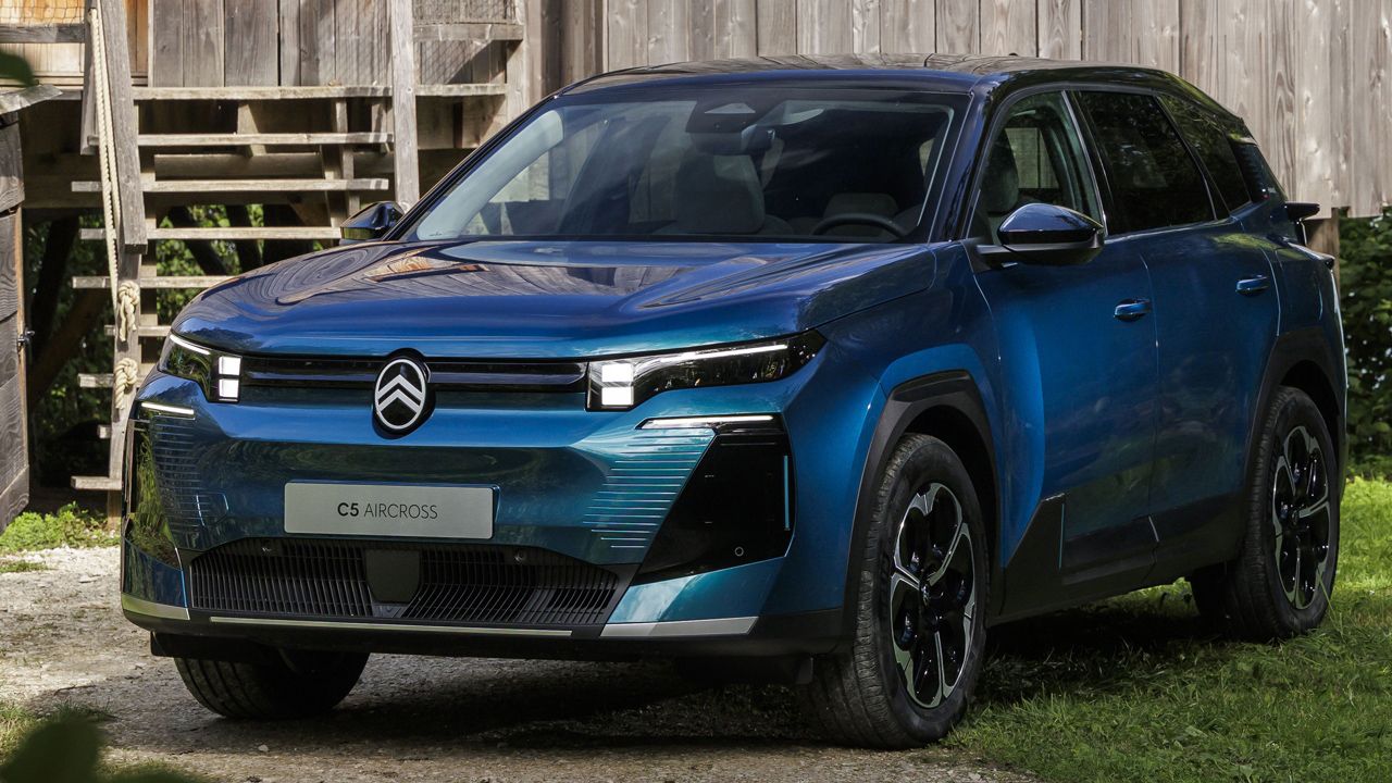 El nuevo Citroën C5 Aircross Émeraude estrena color y sube el nivel de equipamiento sin renunciar al confort