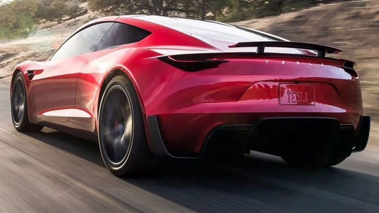 El Tesla Roadster vuelve a retrasarse a tres días de su presentación: el mal tiempo lo aplaza al 15 de octubre