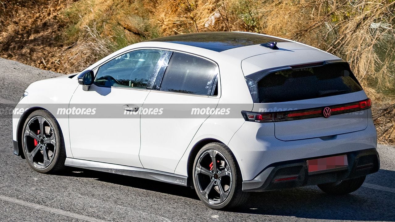 Volkswagen ID. Polo GTI - foto espía posterior