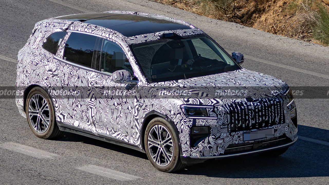 El Audi Q7 de Zeekr cazado en Europa: más de 1.300 CV para un SUV PHEV que plantará cara a BMW y Mercedes
