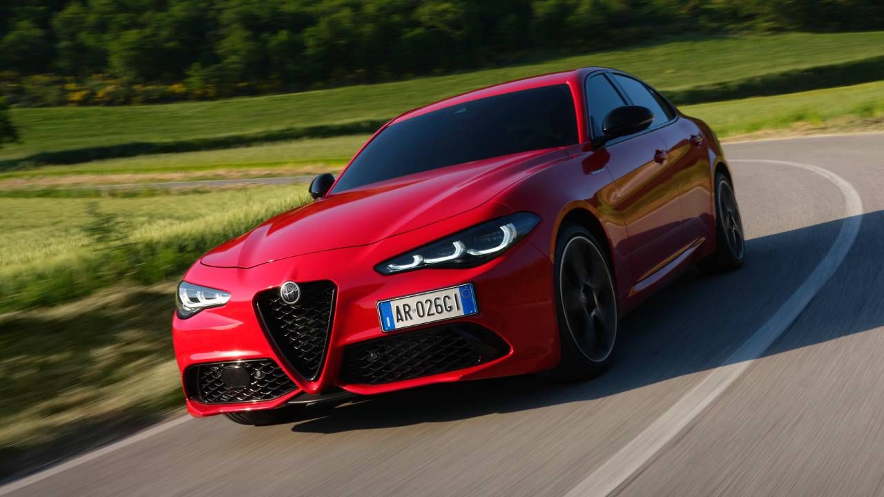 Alfa Romeo renueva Junior, Tonale, Giulia y Stelvio: cambian por dentro, pero conservan su carácter