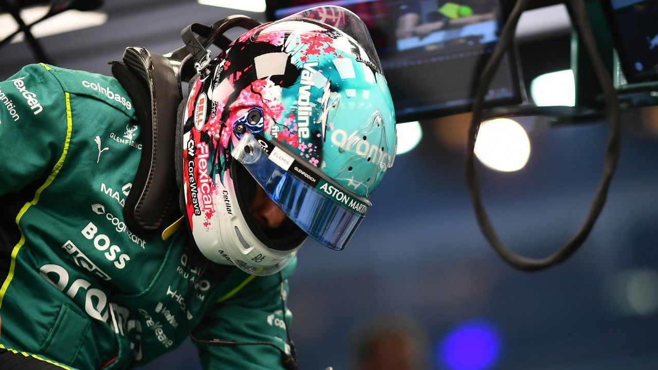 Alonso esperaba con ansias Singapur, pero el primer día ha sido duro para Aston Martin: «Es una decepción»