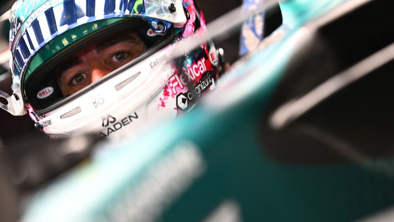 Alonso, Stroll y Hadjar buscan resolver sus problemas, pero a costa de una sanción