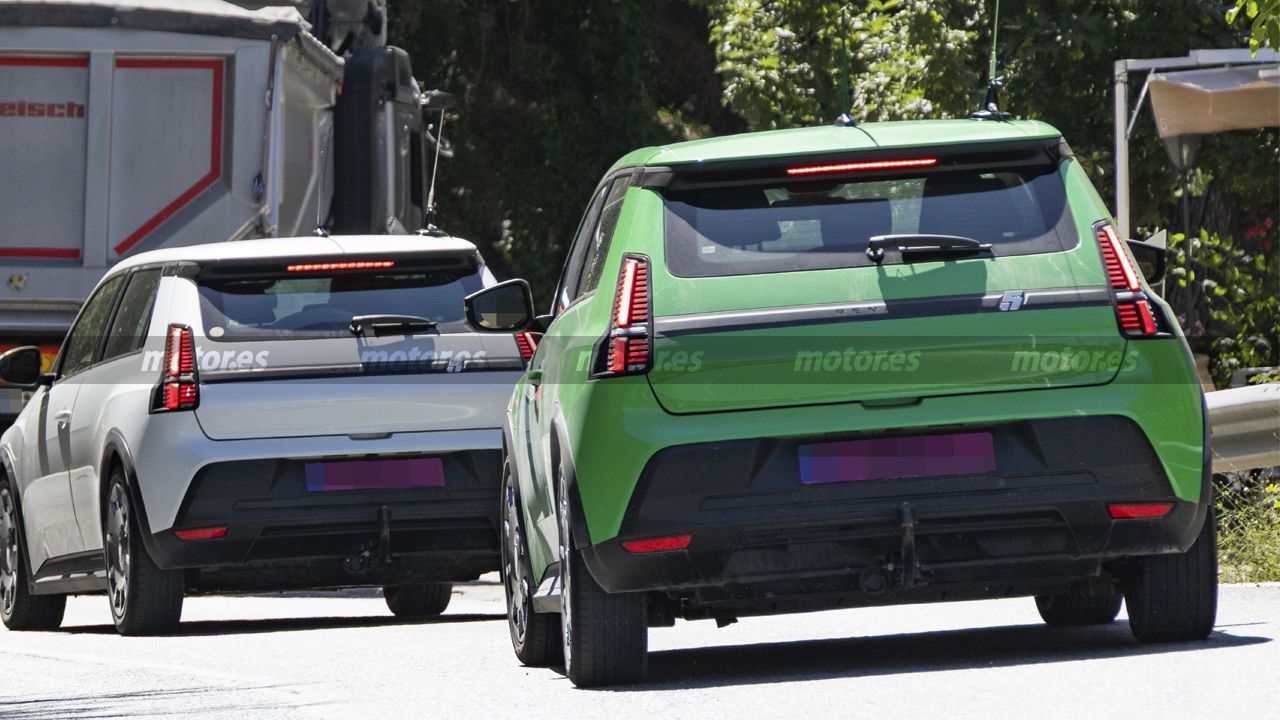 Trasera de dos Renault 5 eléctricos
