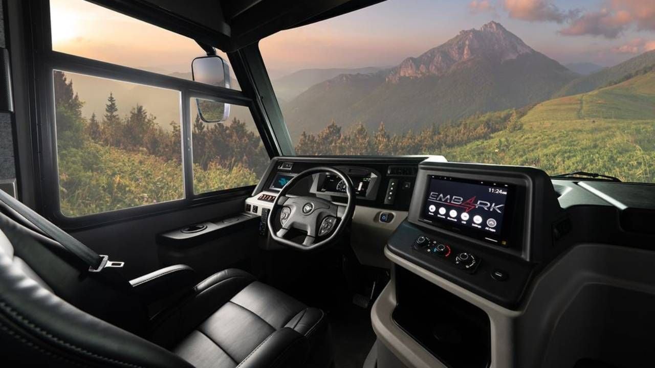 Puesto de conducción de la Entrega Coach Embark.