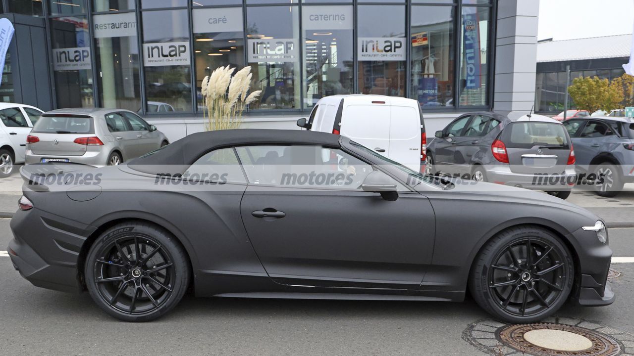 Vista lateral del futuro Bentley Continental GT Supersports Convertible