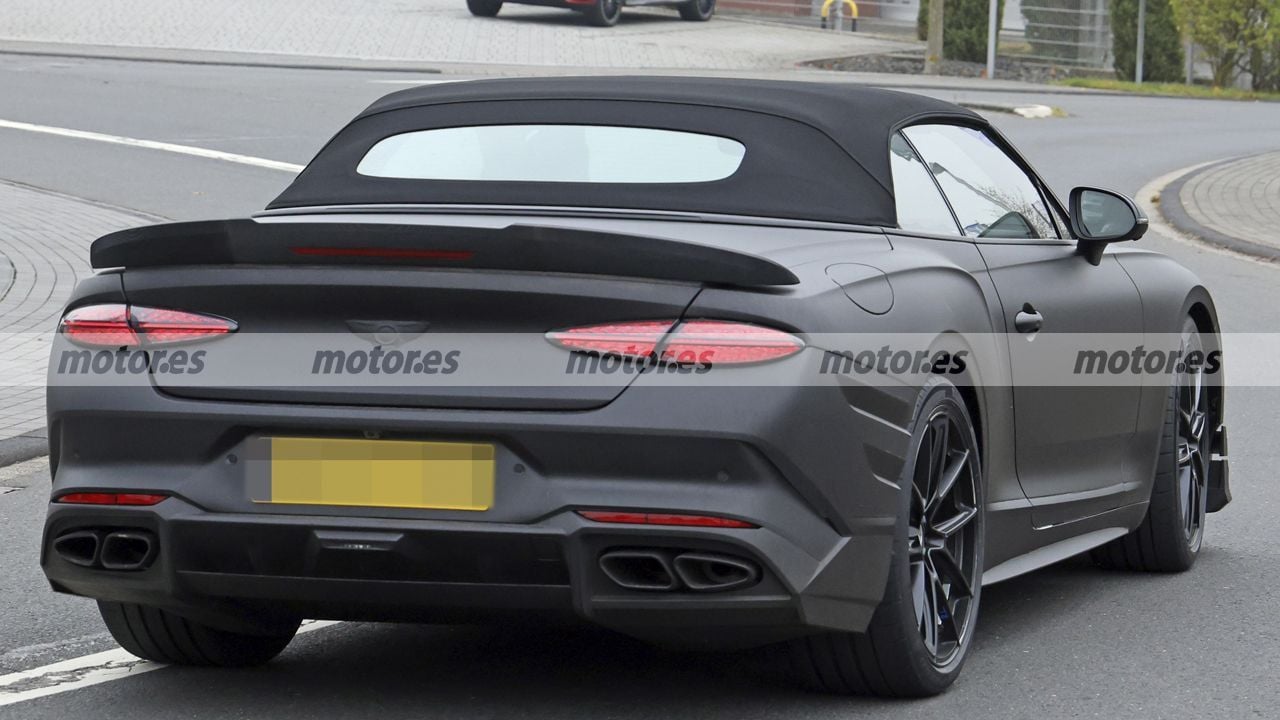 Vista trasera del nuevo Bentley Continental GT Supersports Convertible