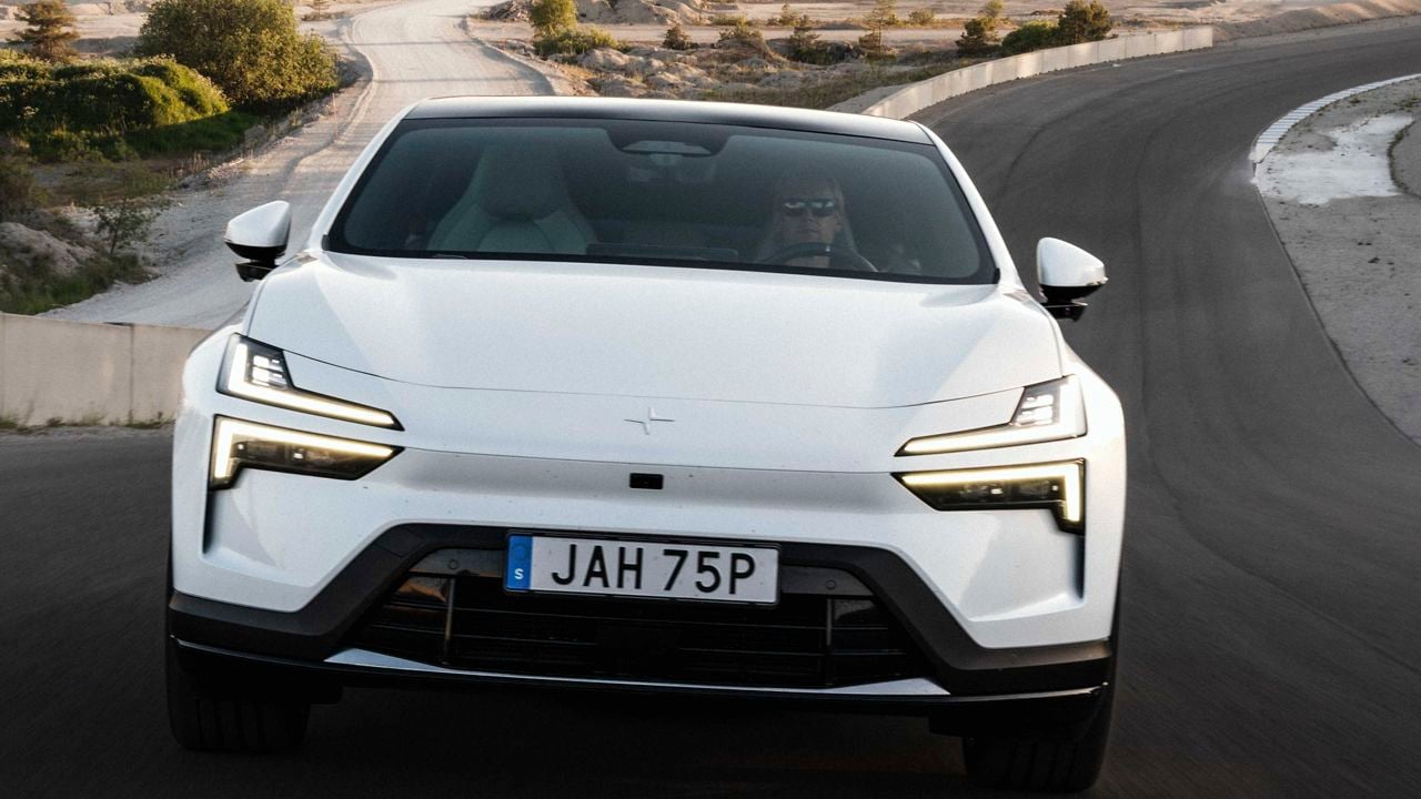 El frente del Polestar 4
