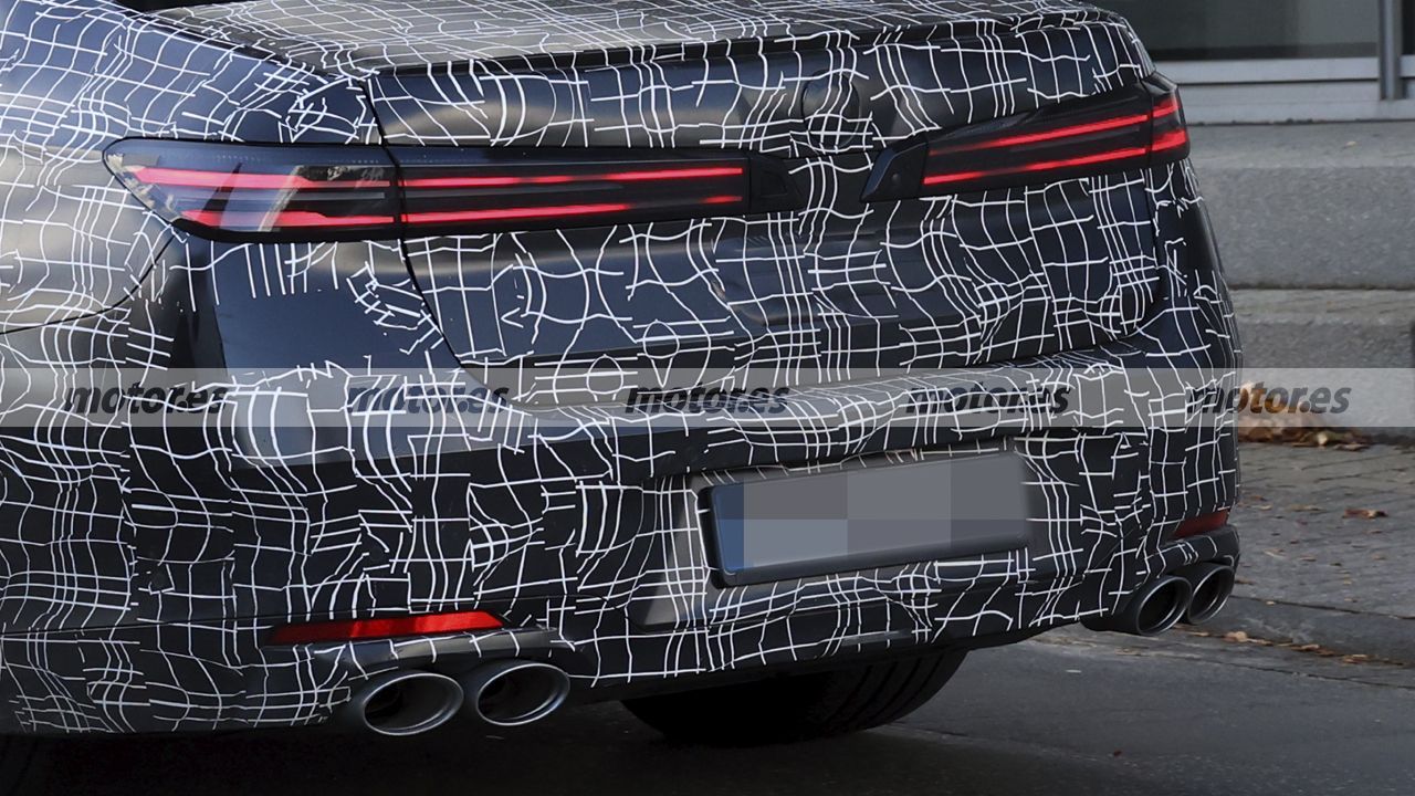 Trasera del BMW ALPINA 7 2028