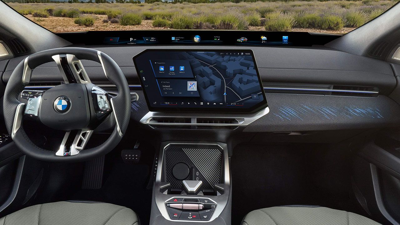 Vista interior del nuevo BMW iX4 40 xDrive con el sistema BMW Panoramic Vision