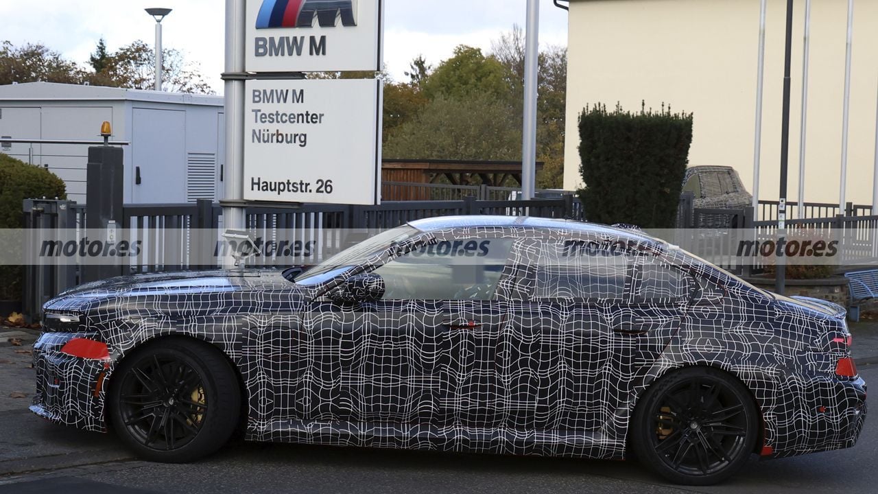 Lado del BMW M5 Berlina 2028