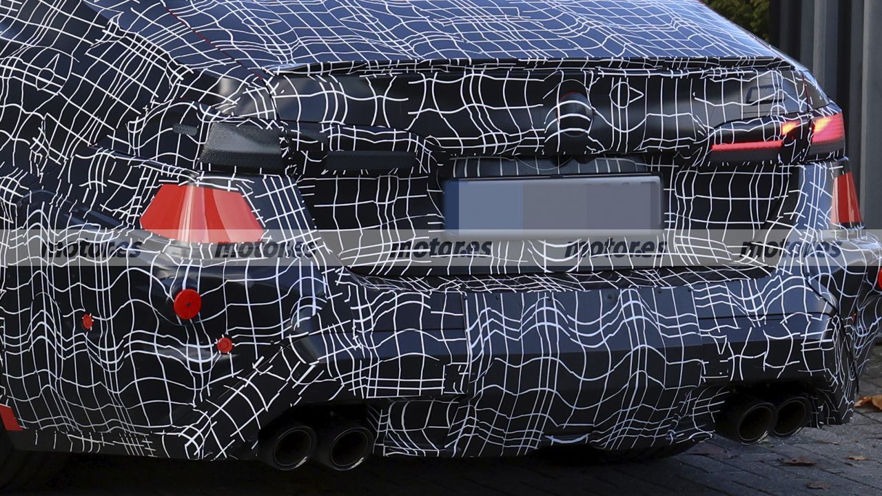Trasera del prototipo del BMW M5 Berlina 2028