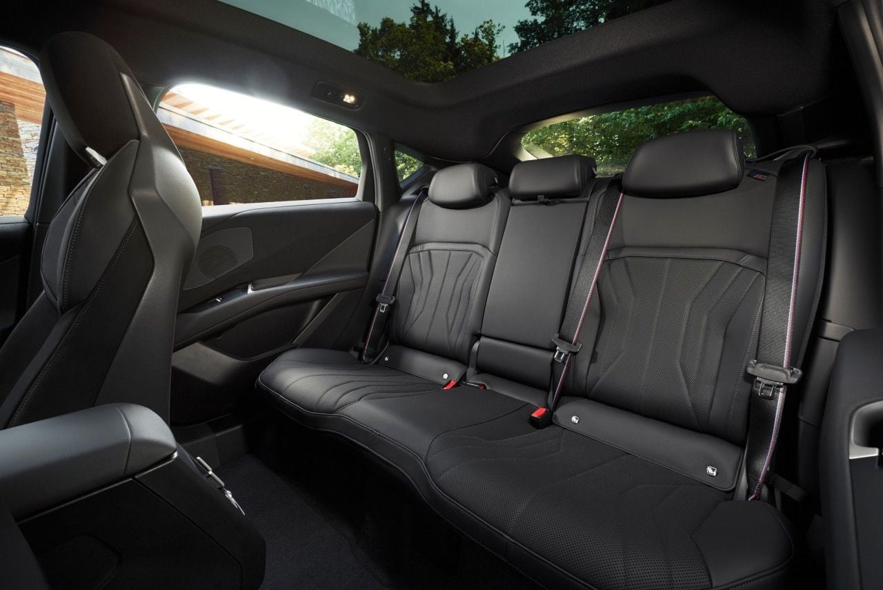 Las plazas traseras del BMW iX4