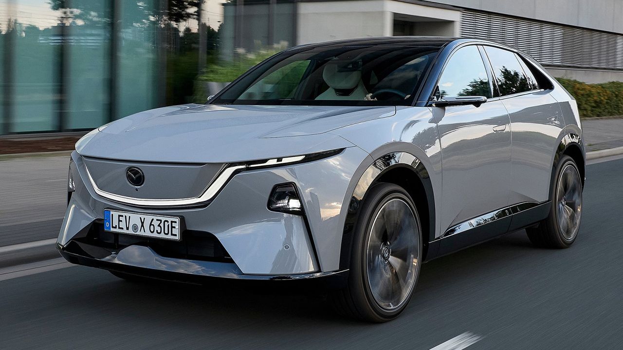 El nuevo Mazda CX-6e muestra sus 5 claves más destacadas con 258 CV y hasta 484 km de autonomía