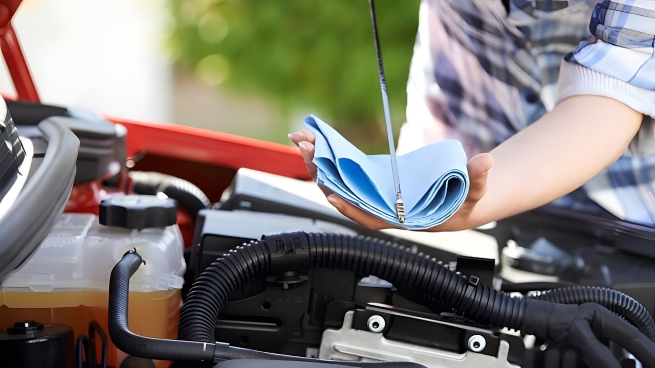 Cambiar el aceite depende del uso que hagas del coche.