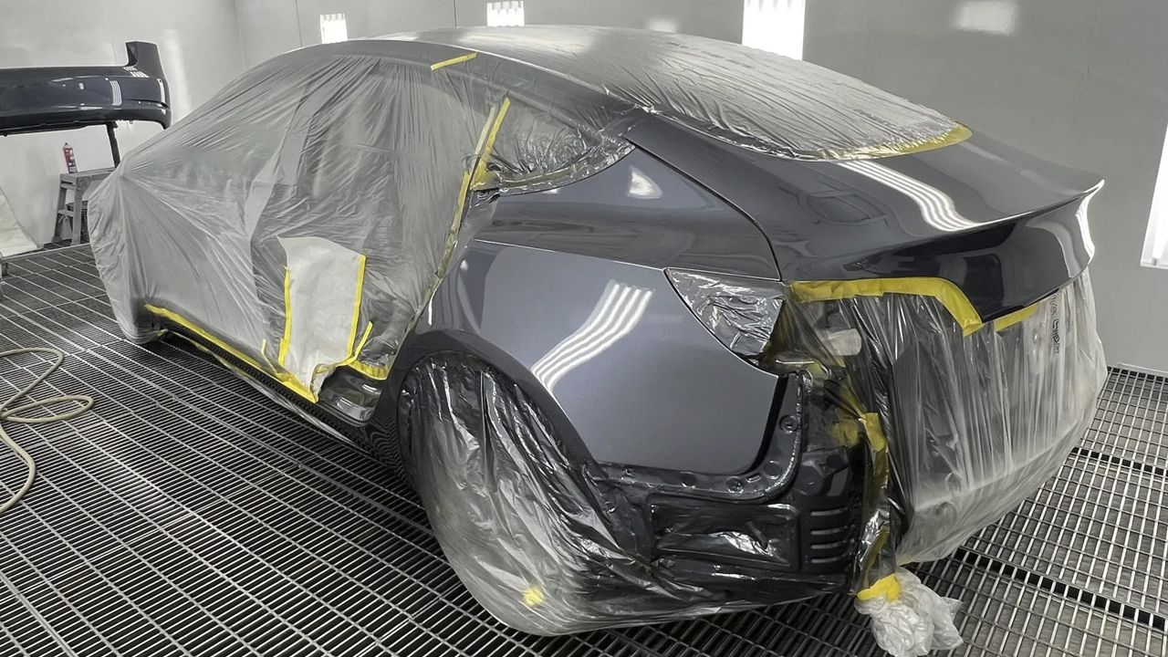 Lo que las marcas no quieren que sepas del coche eléctrico, pintarlo puede salir más caro que en uno de combustión