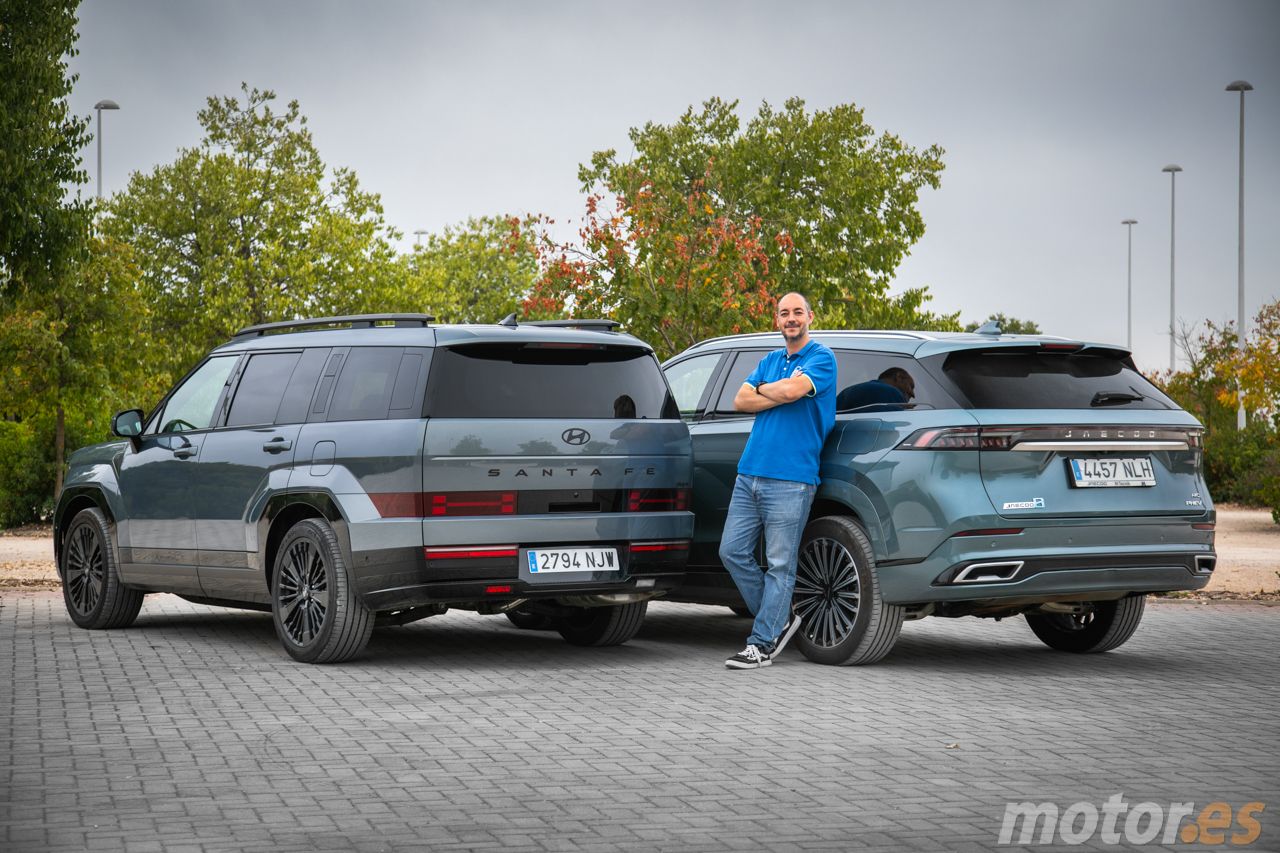 Tras probar el Jaecoo 8 SHS y el Hyundai Santa Fe PHEV, así te ahorras 10.000 € sin renunciar a nada