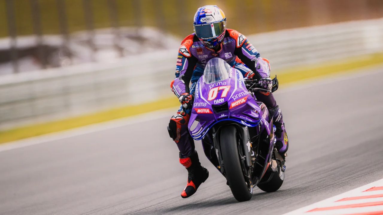 Toprak Razgatlioglu pilota la Yamaha de Pramac en el circuito de Motegi.