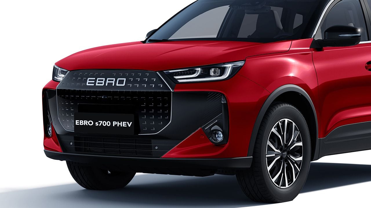 EBRO actualiza su híbrido enchufable más vendido, el nuevo S700 PHEV llega con mejoras en diseño, equipamiento y acabados