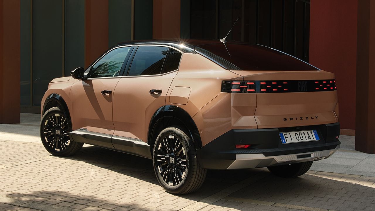 Vista lateral trasera del FIAT Grizzly Fastback