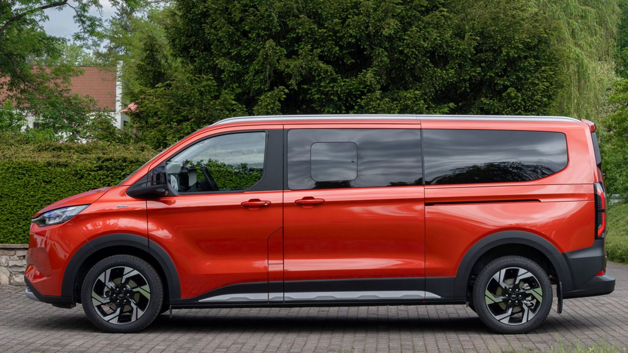 Ford estrena el Tourneo Custom Active con una variante de 7 plazas