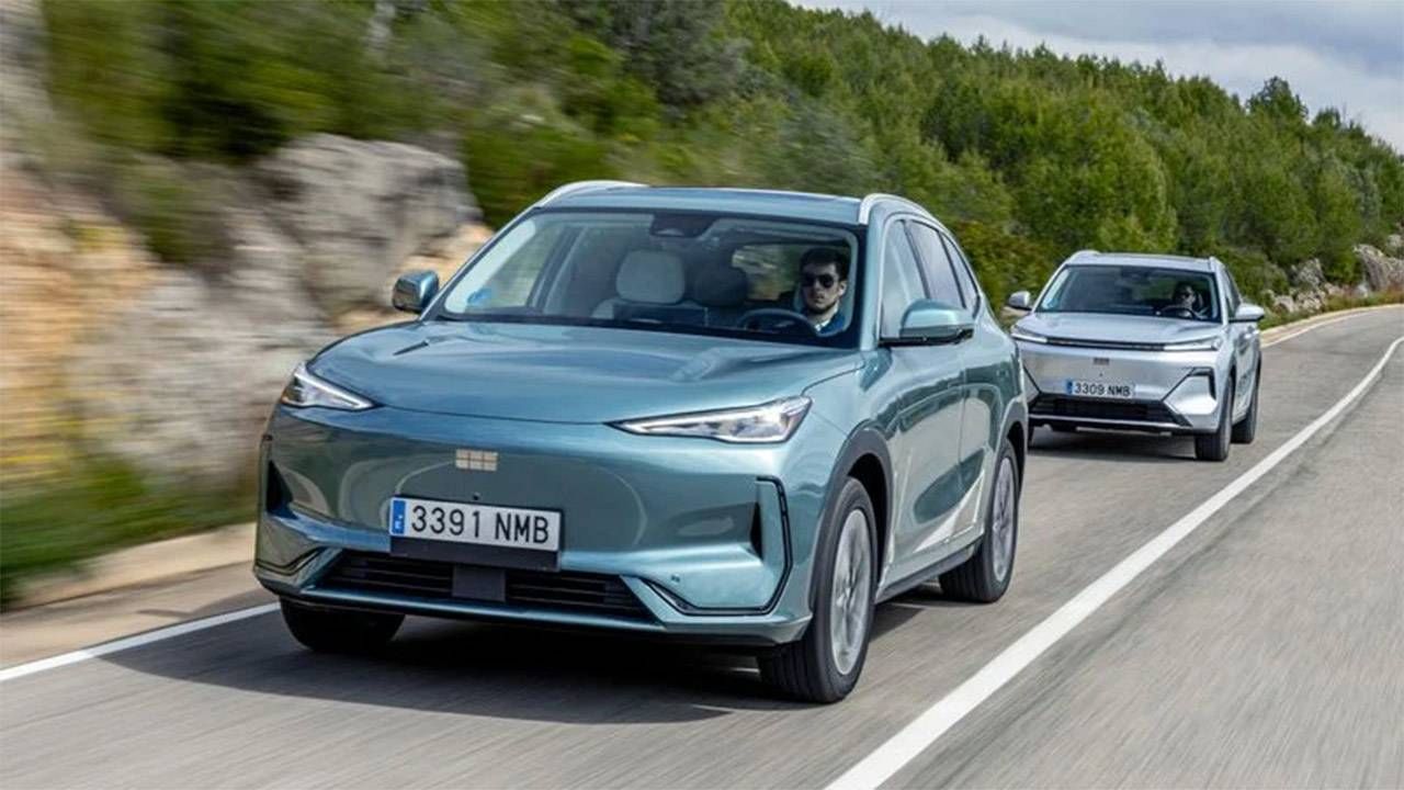 Geely reconoce qué incomoda a los europeos en sus coches y prepara cambios en pantallas, avisos y más