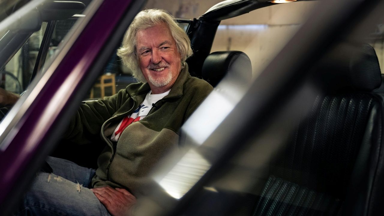 James May subasta el Triumph Stag que utilizó en el episodio final de ‘The Grand Tour’