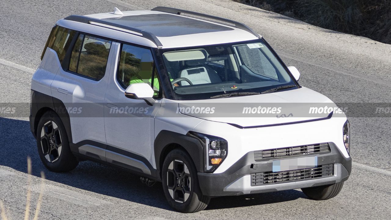 El KIA Syros se deja ver en pruebas por España y amenaza con hacerle la competencia al EV2 si deciden traerlo a Europa