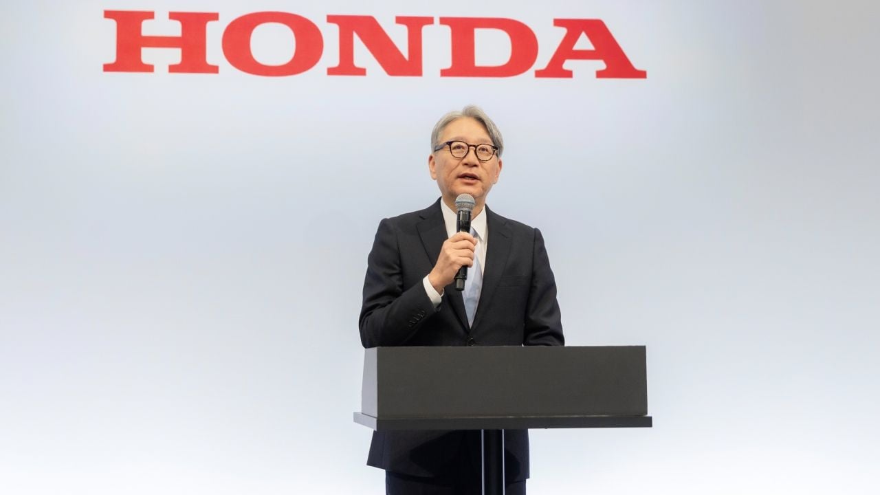El CEO de Honda, Toshihiro Mibe, ha explicado avances recientes en robótica en el Japan Mobility Show.