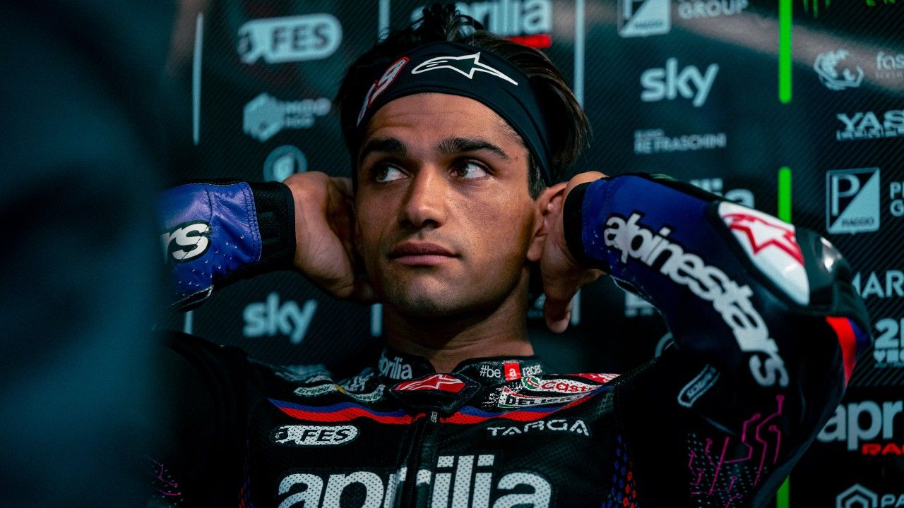 Jorge Martín preparándose para salir a pista.
