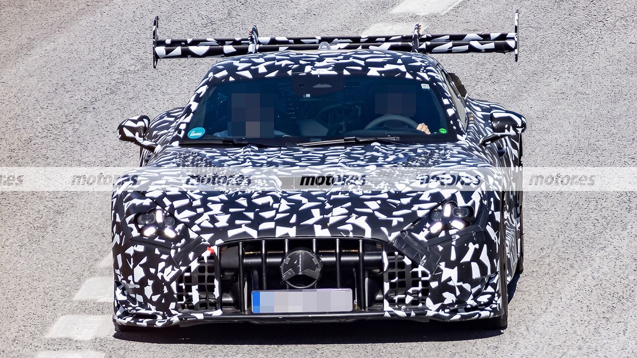 Mercedes-AMG GT Black Series 2027 - foto espía frontal