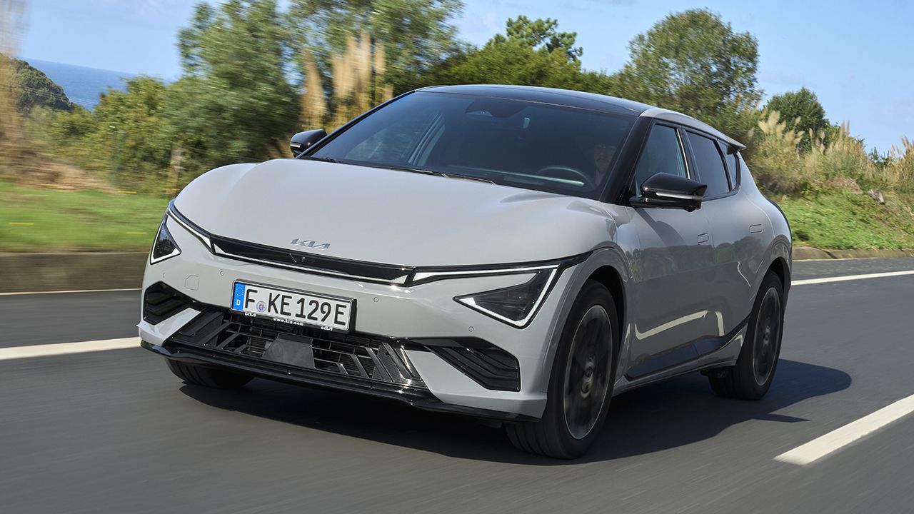 El MGS6 EV parecía la elección, hasta que el KIA EV6 rebajó 8.300 € su precio: 428 km de autonomía para hacer cuentas