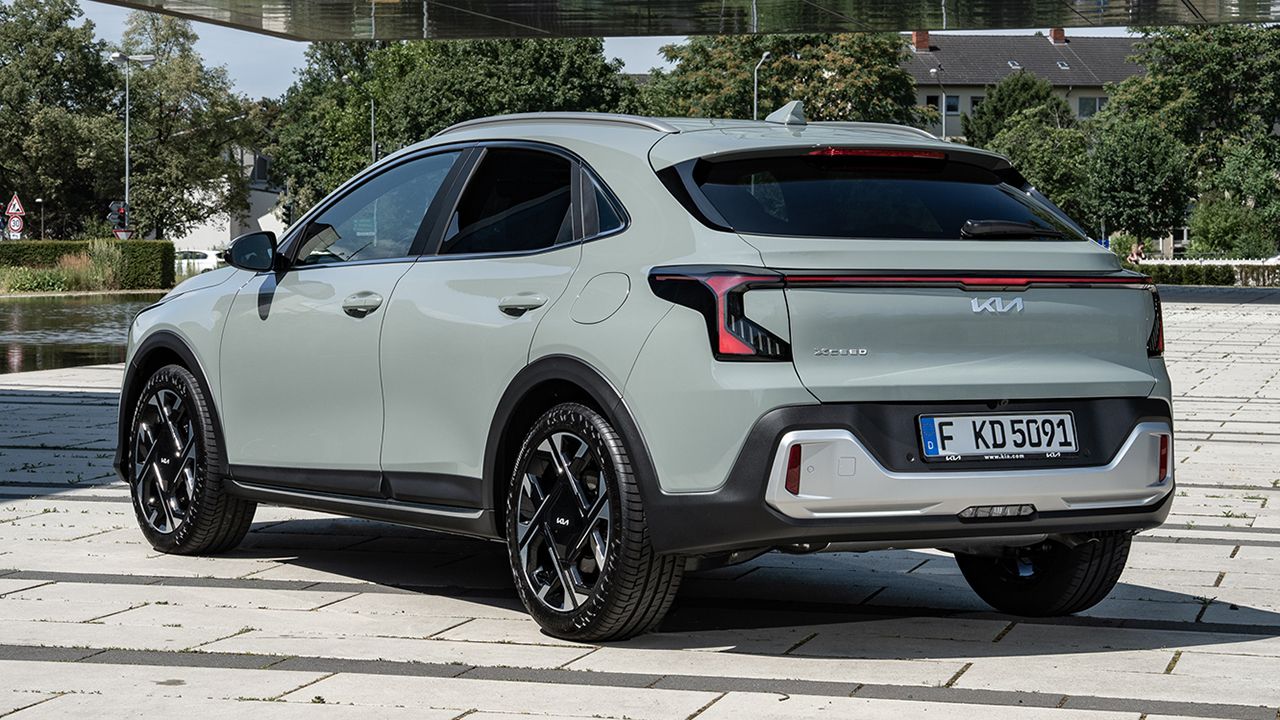 Vista lateral posterior del KIA XCeed Emotion