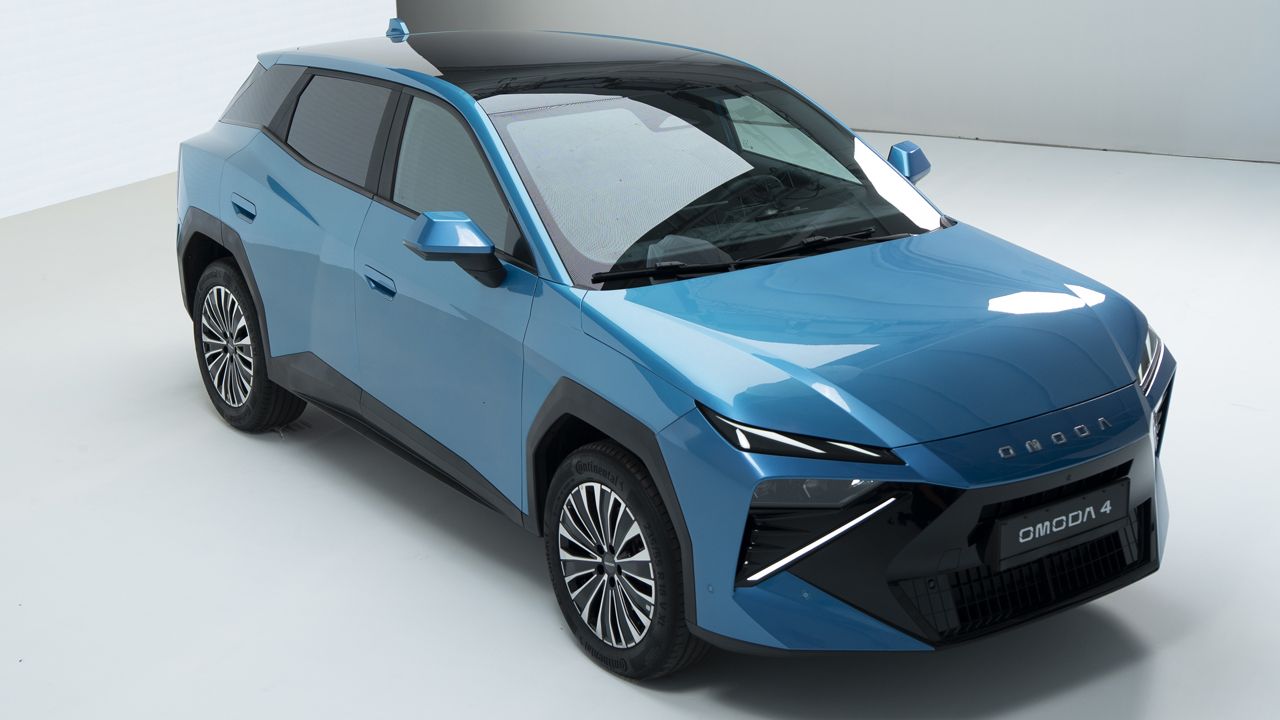 El OMODA 4 prepara su llegada a España con una versión híbrida de 224 CV y más de 900 km de autonomía