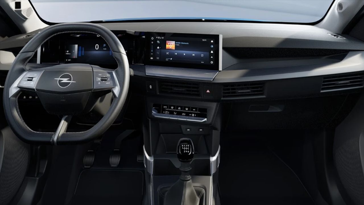 Opel Frontera de gasolina - interior
