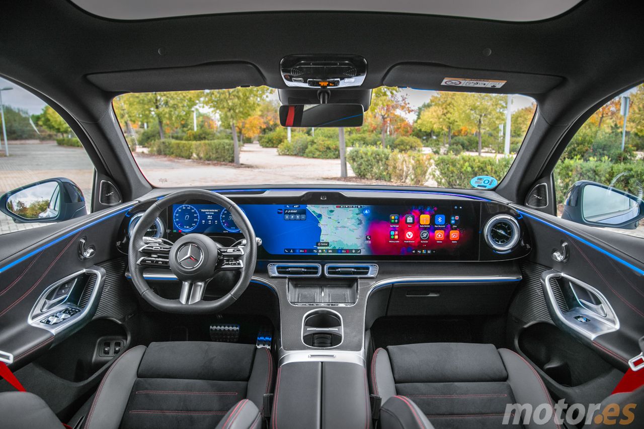 El sistema Hyperscreen de Mercedes es impresionante, pero totalmente prescindible.
